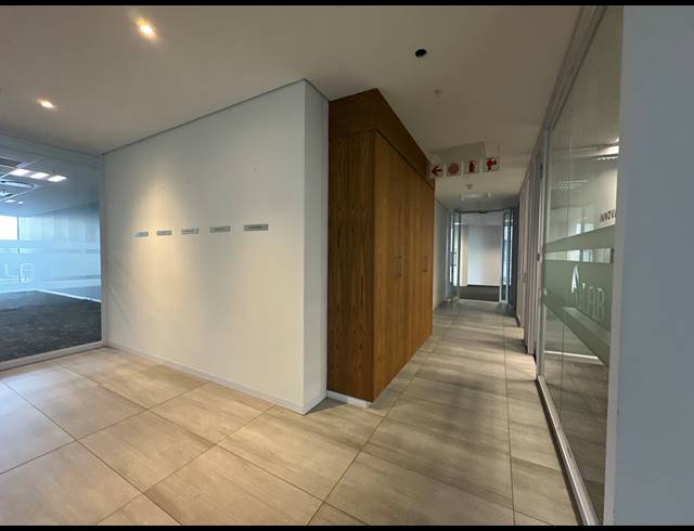 893M² OFFICE TO LET IN SANDTON CENTRAL